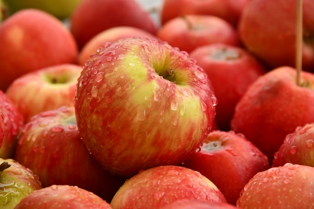 Terpinolene can be found in Apples like these